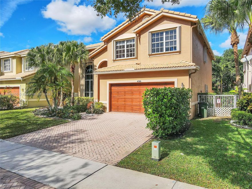 Situated in the prestigious community of The Colony at Delray, this magnificent 4-bedroom, 2.5-bathroom home provides a truly exceptional living experience. Available for annual lease or purchase, the spacious layout features thoughtfully designed bedrooms, perfect for both relaxation and entertaining. Volume ceilings and expansive windows create an open feel, flooding the space with natural light. The gourmet kitchen is a culinary enthusiast's dream, equipped with high-end appliances for all your cooking needs. The master suite is a true haven, featuring a luxurious ensuite bathroom and plenty of closet space. Plus, the vibrant Atlantic Avenue and Delray's stunning beaches are just a quick drive away, enhancing the appeal of this remarkable residence.