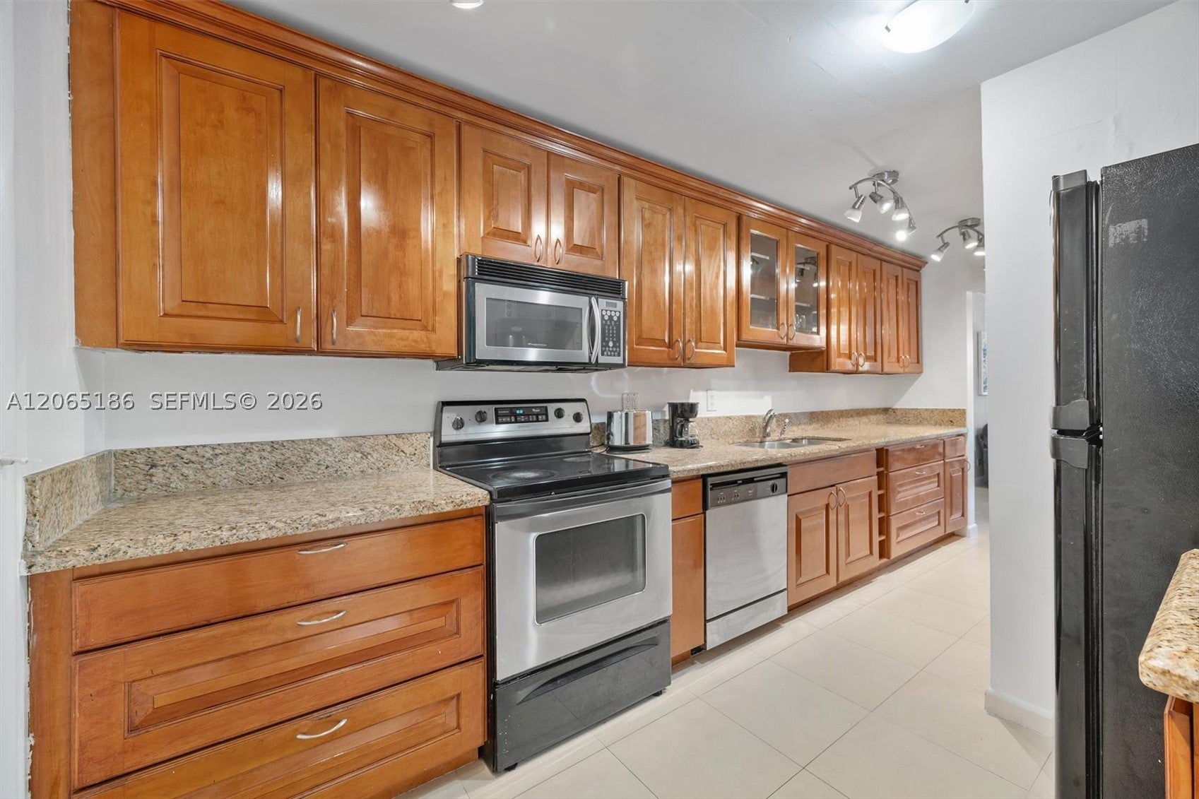 3660 NE 166th St 307