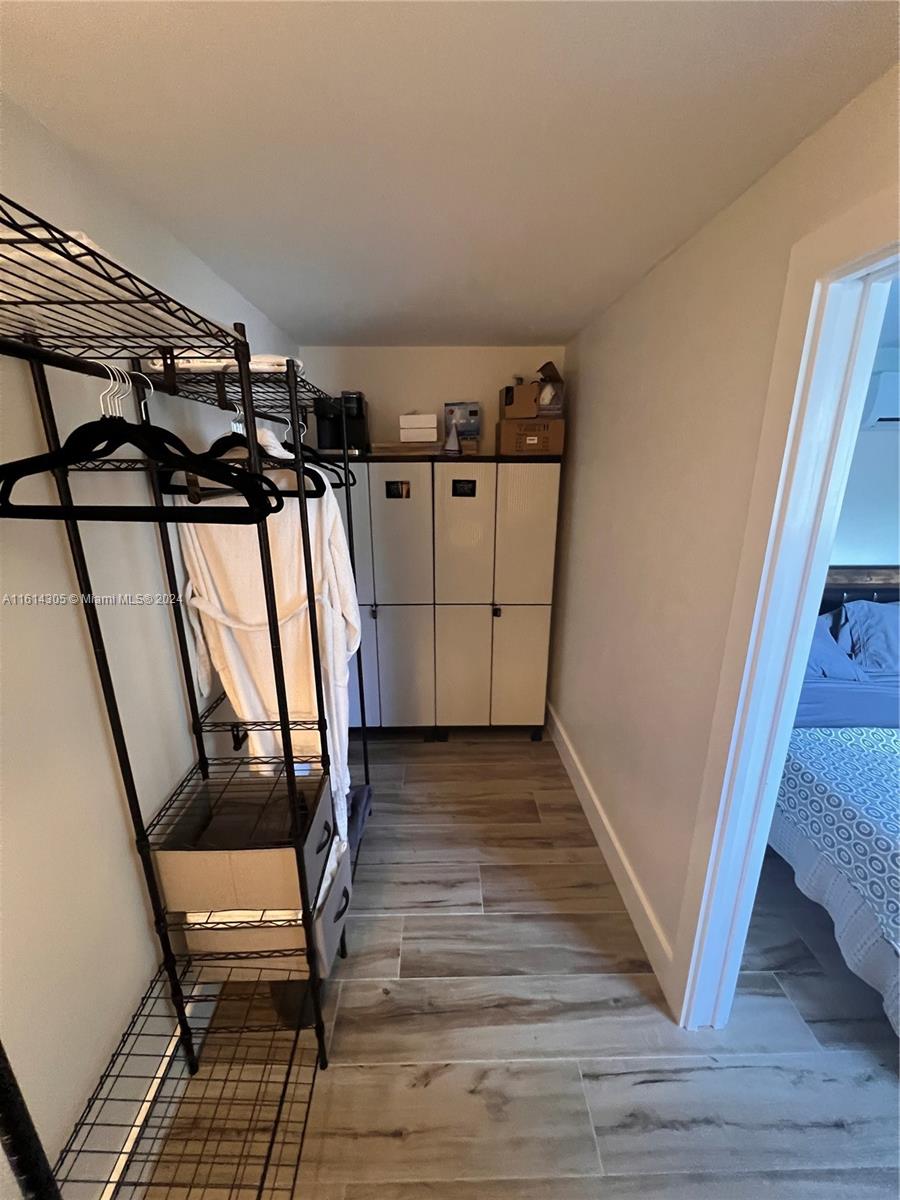 MIDDLE RIVER MANOR - Residential