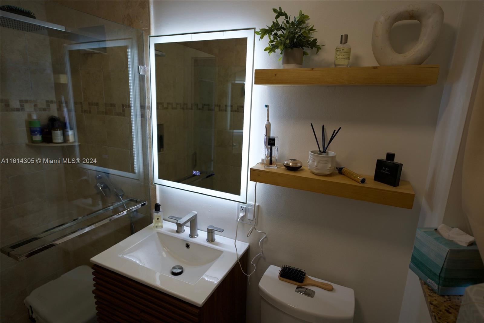 MIDDLE RIVER MANOR - Residential