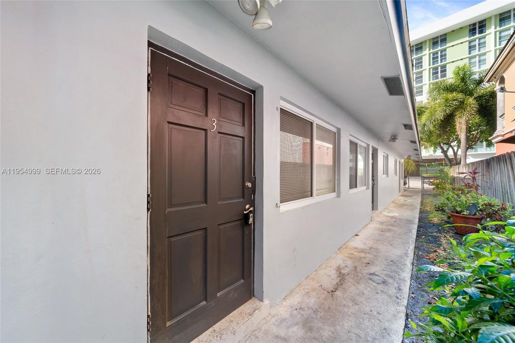 Photo of 446 SW 4th Ave #3, Fort Lauderdale, FL 33315 (MLS # A11954999)