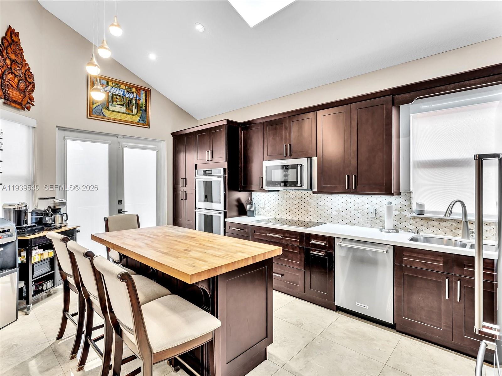 RIVIERA ISLES II - Residential