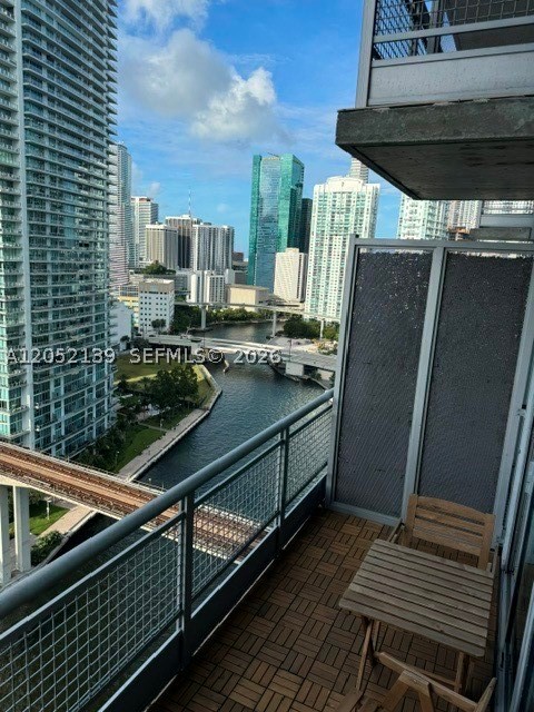 690 SW 1st Ct 2307