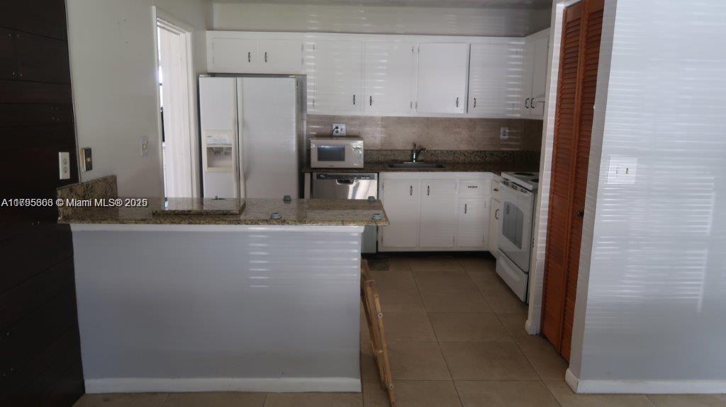 3658 E Bell Dr 90