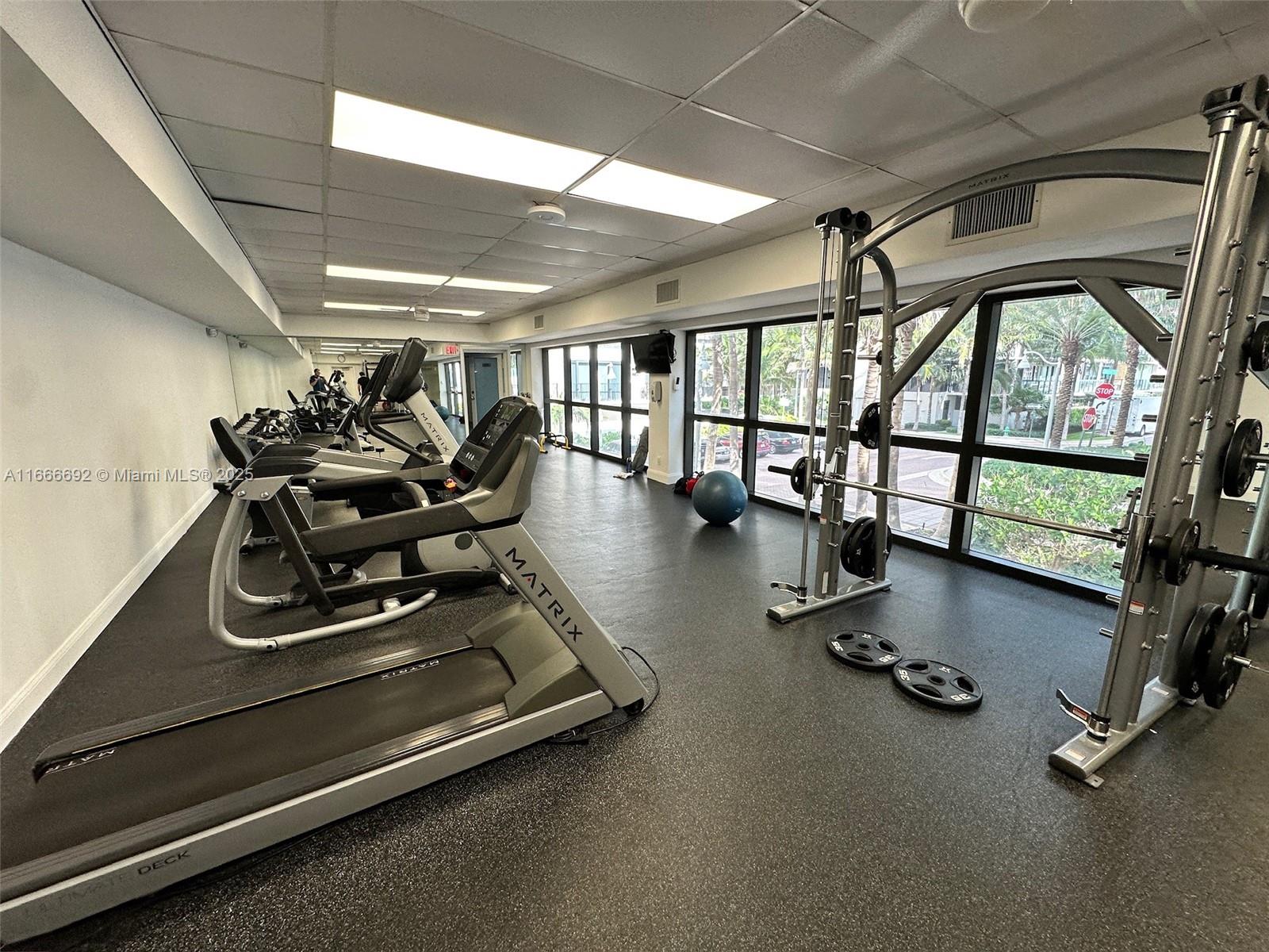 QUADOMAIN TOWER I AND IV - Residential