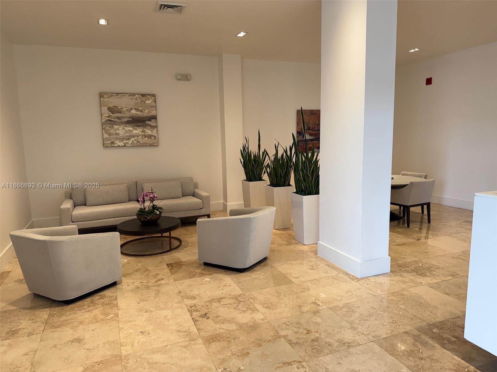 QUADOMAIN TOWER I AND IV - Residential