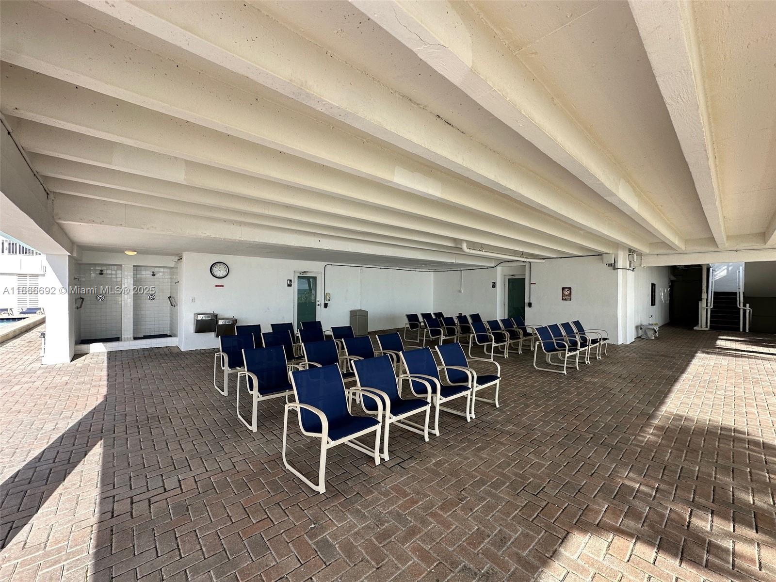 QUADOMAIN TOWER I AND IV - Residential