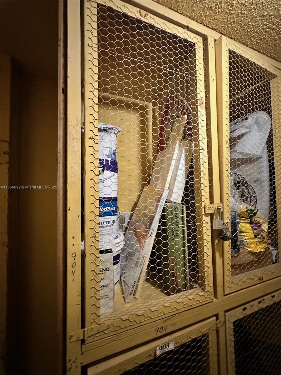 QUADOMAIN TOWER I AND IV - Residential