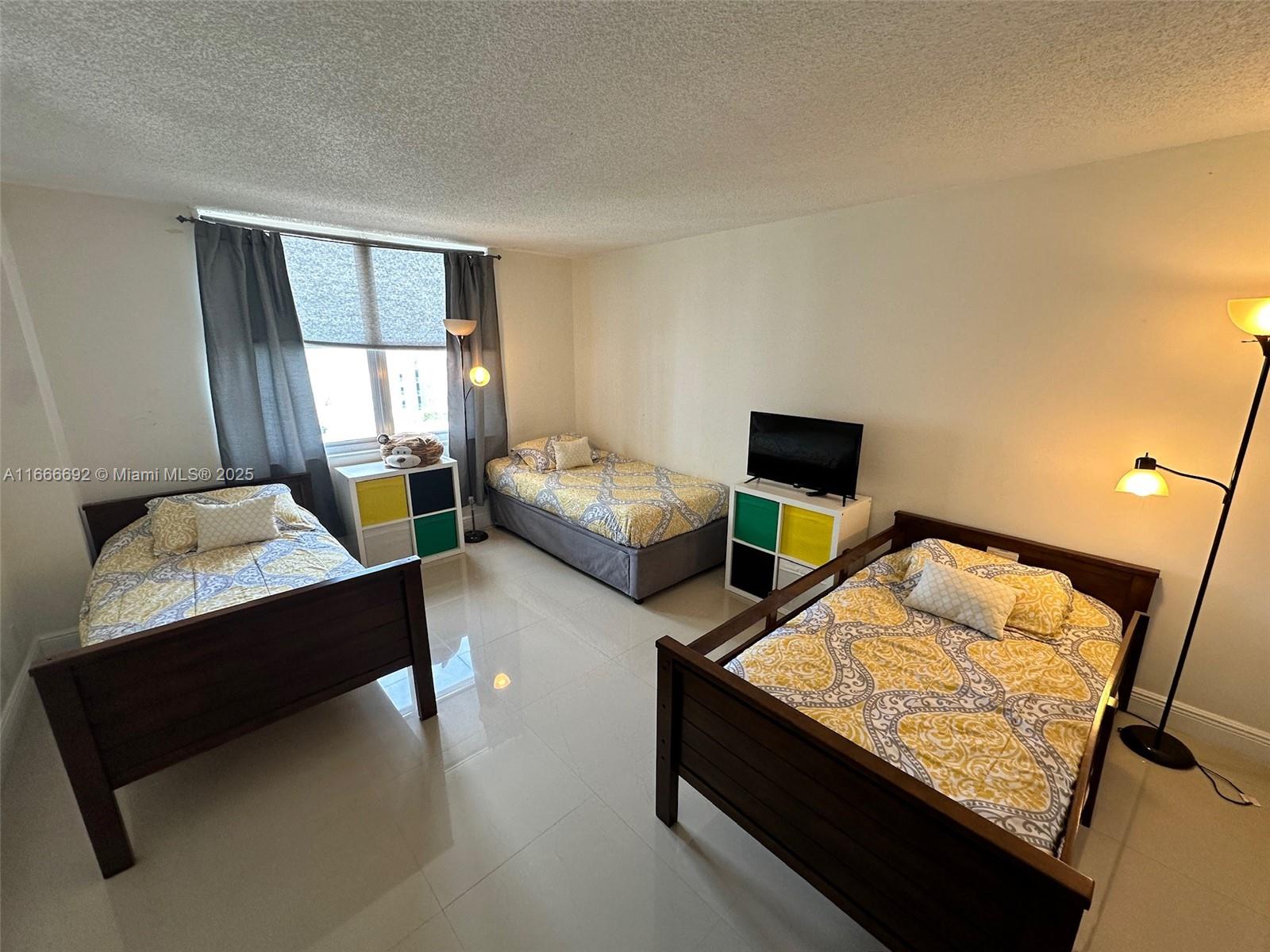 QUADOMAIN TOWER I AND IV - Residential