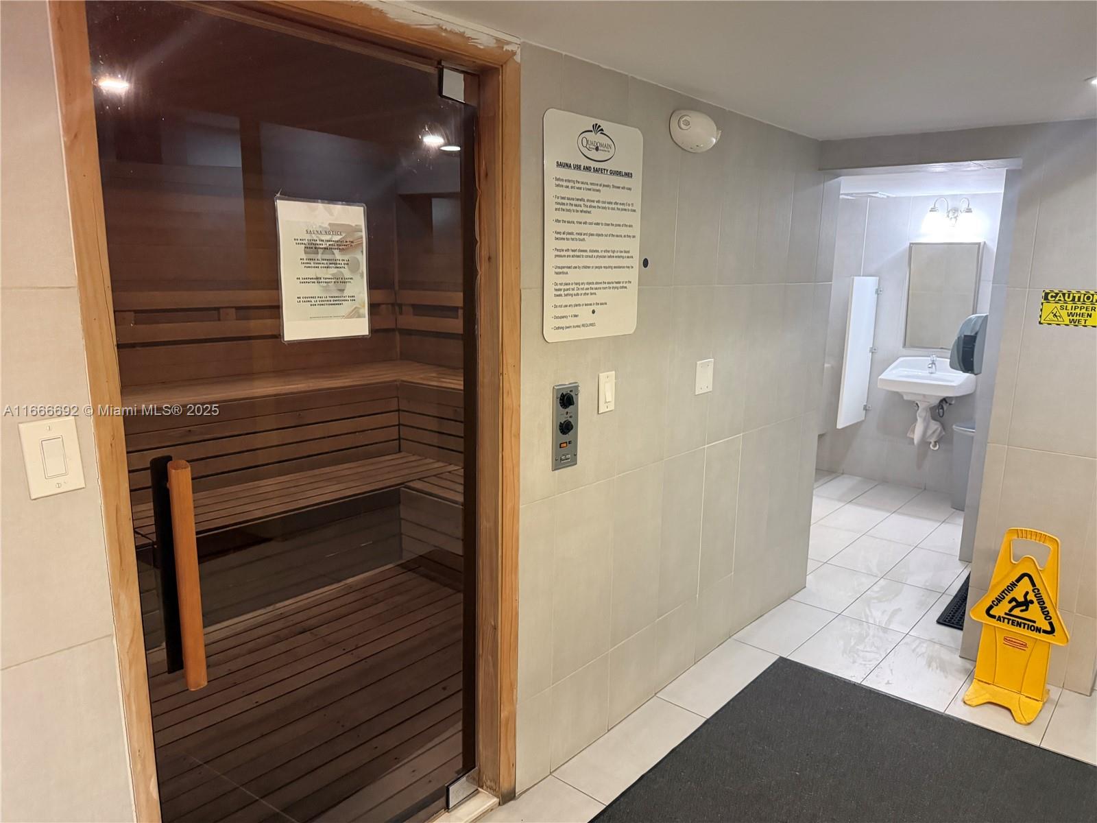 QUADOMAIN TOWER I AND IV - Residential