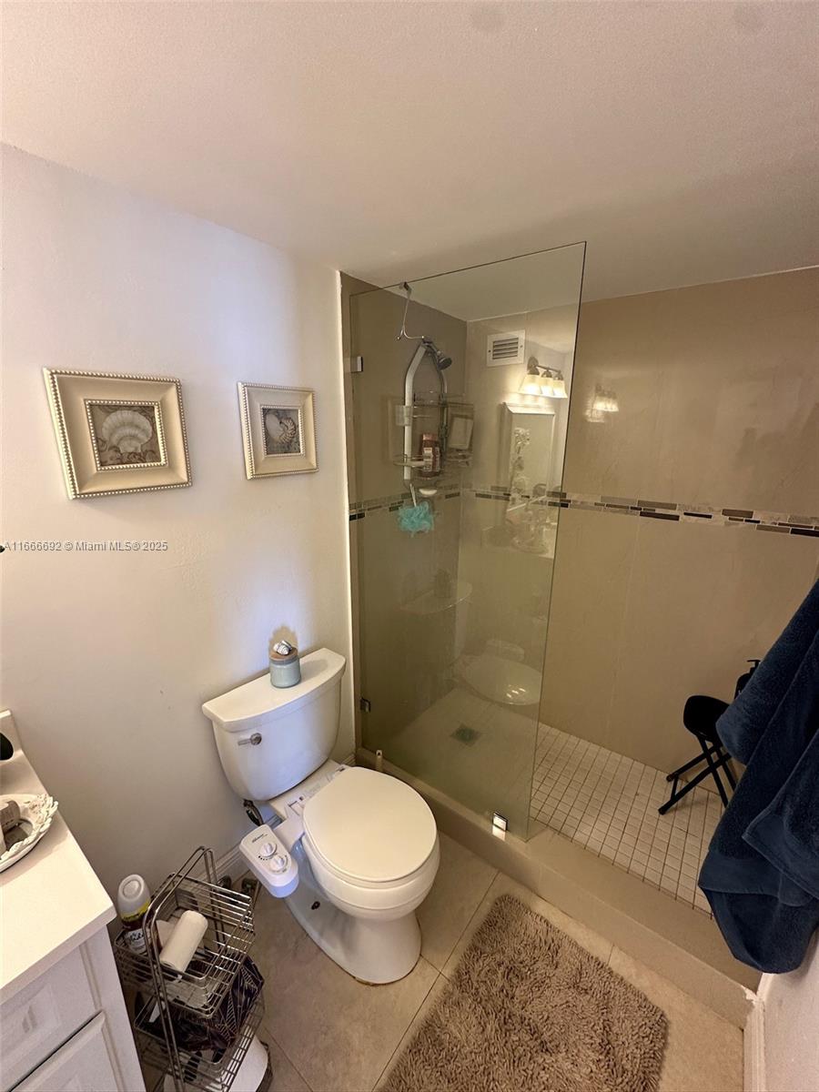 QUADOMAIN TOWER I AND IV - Residential