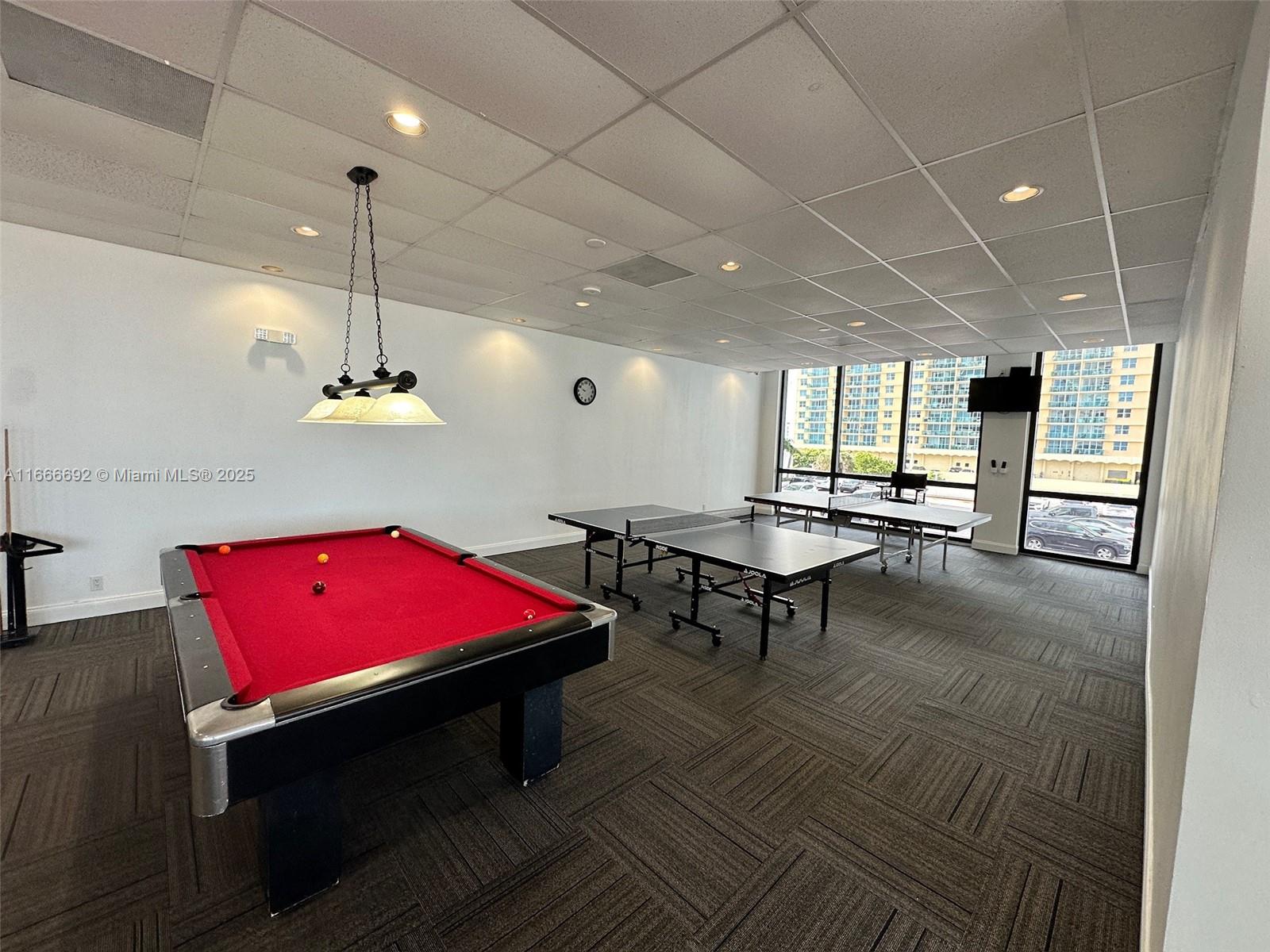 QUADOMAIN TOWER I AND IV - Residential