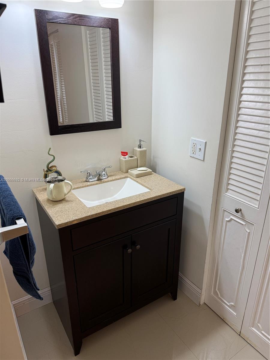 QUADOMAIN TOWER I AND IV - Residential