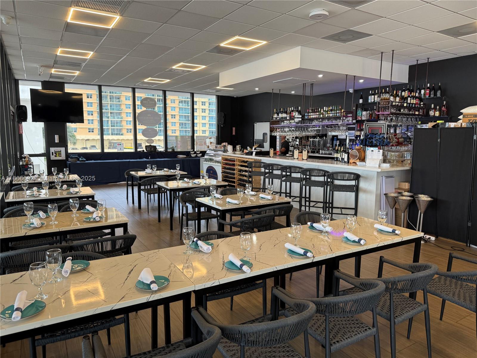 QUADOMAIN TOWER I AND IV - Residential