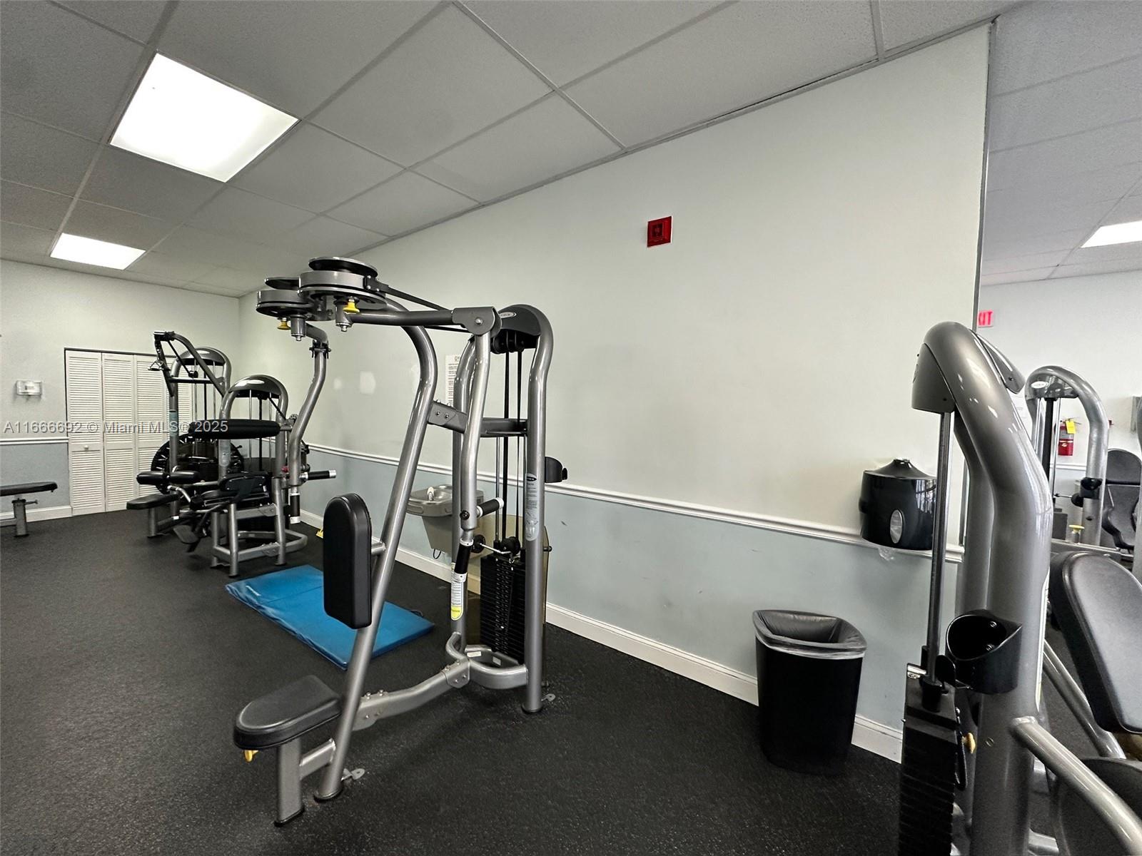 QUADOMAIN TOWER I AND IV - Residential