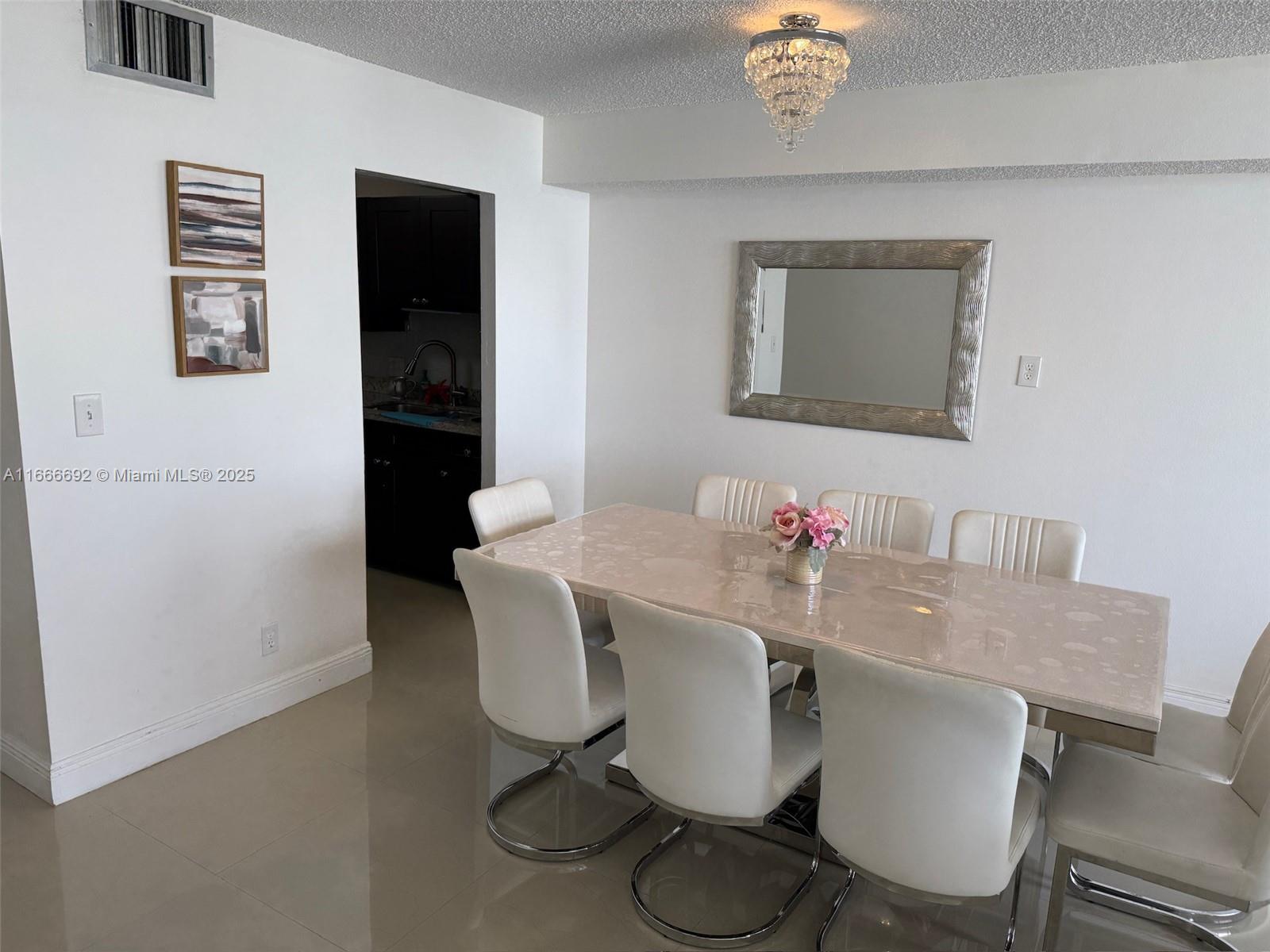 QUADOMAIN TOWER I AND IV - Residential