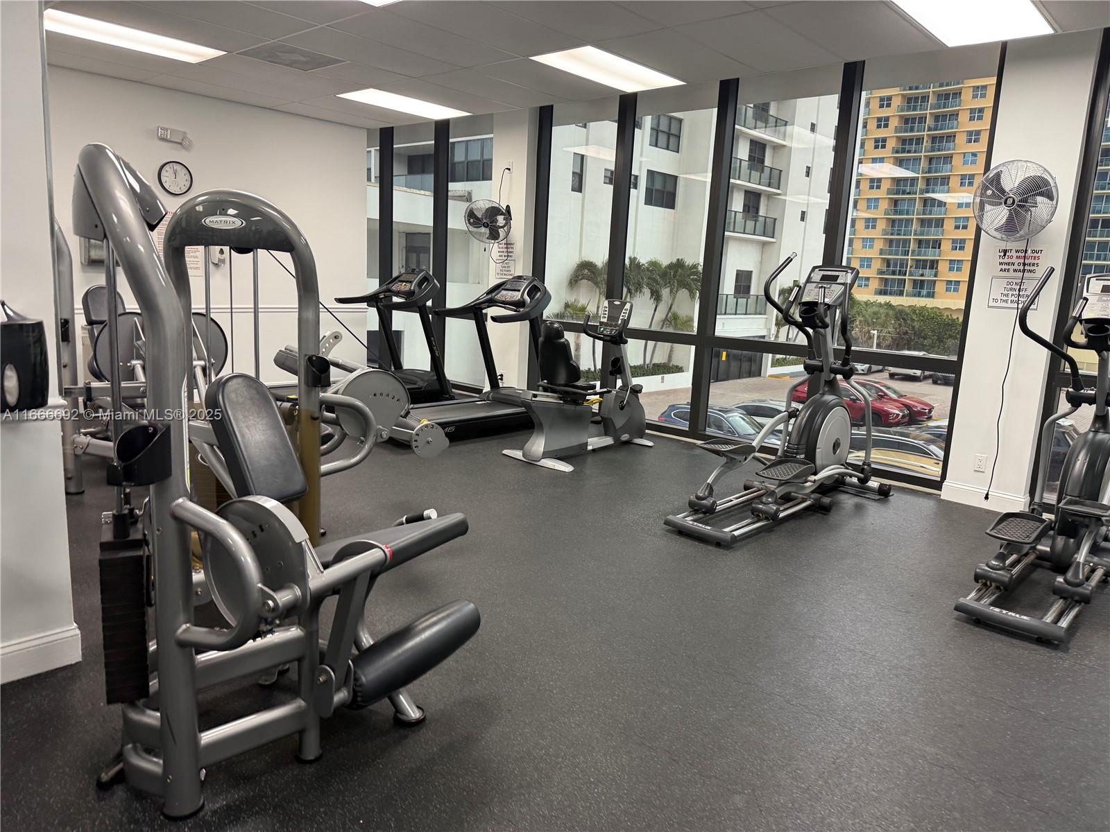 QUADOMAIN TOWER I AND IV - Residential