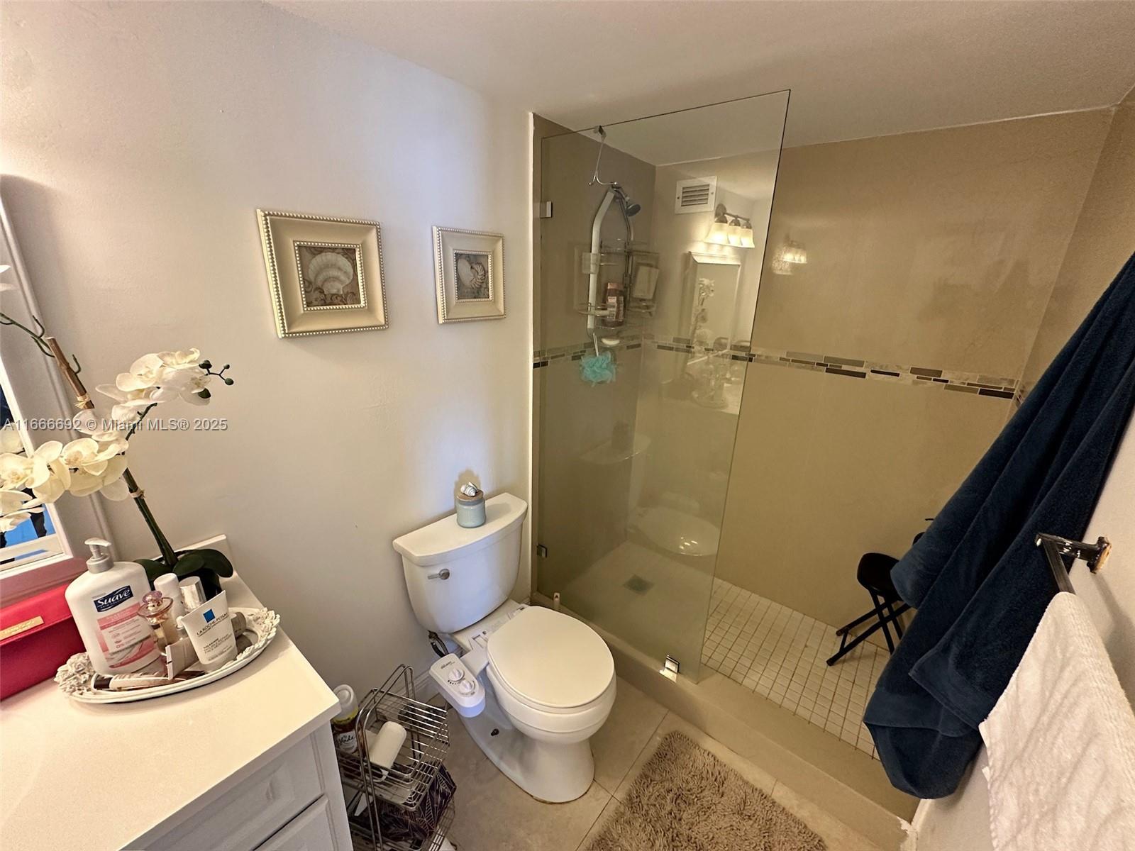 QUADOMAIN TOWER I AND IV - Residential