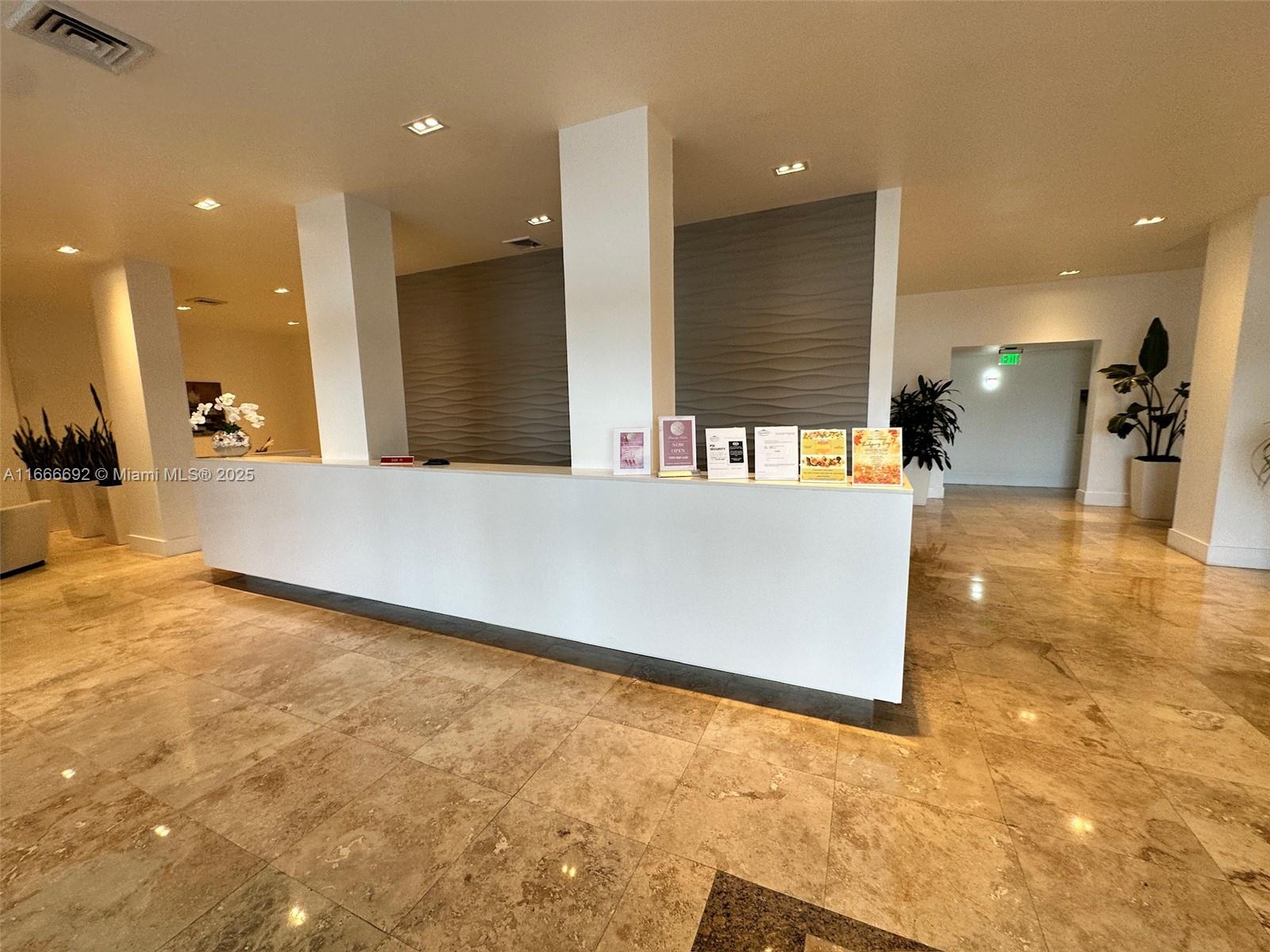 2201 S Ocean Dr 904