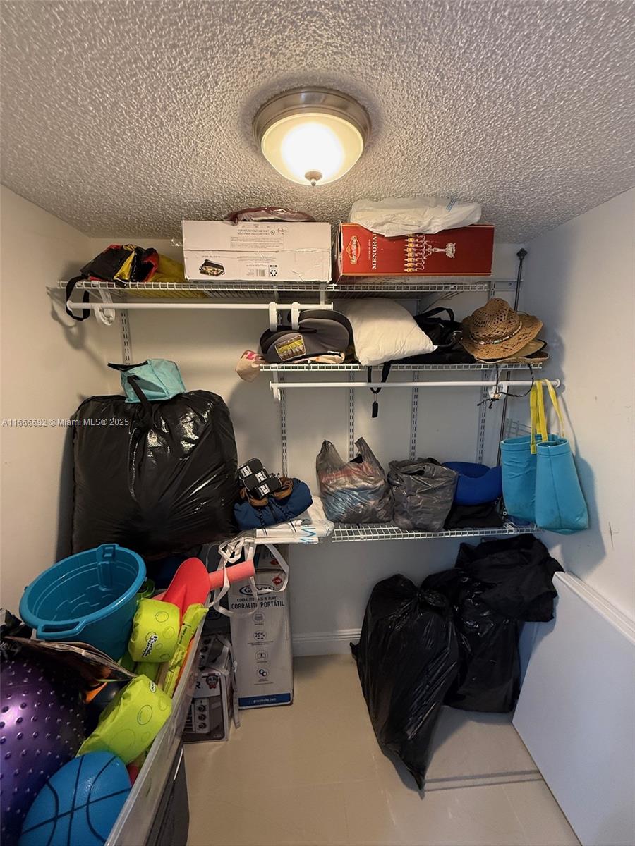 QUADOMAIN TOWER I AND IV - Residential