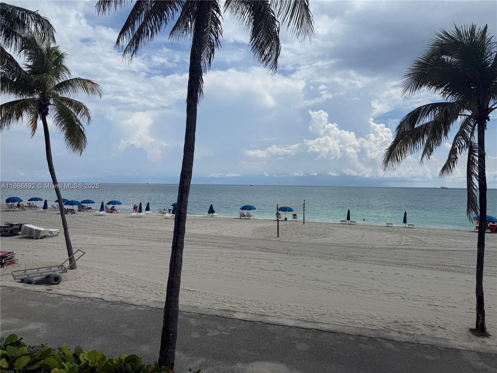 QUADOMAIN TOWER I AND IV - Residential