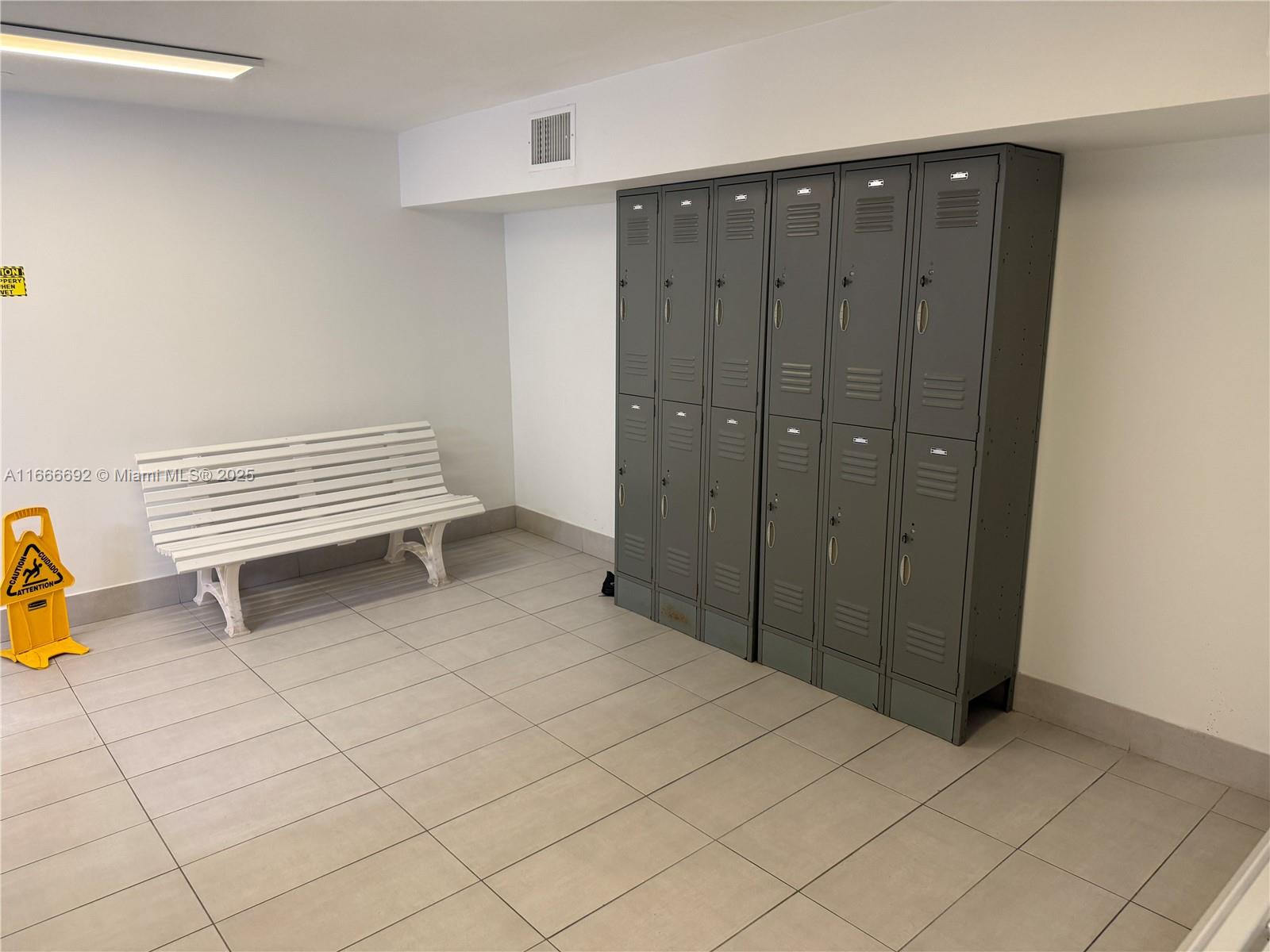 QUADOMAIN TOWER I AND IV - Residential