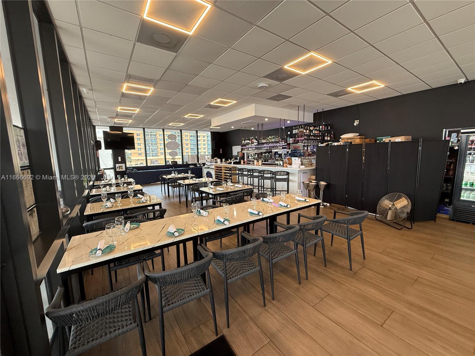 QUADOMAIN TOWER I AND IV - Residential