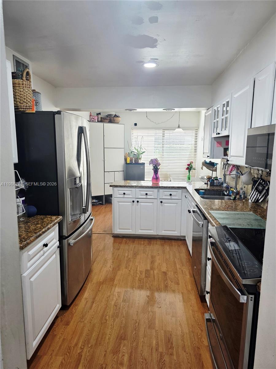 TRELLISES 2 CONDO - Residential