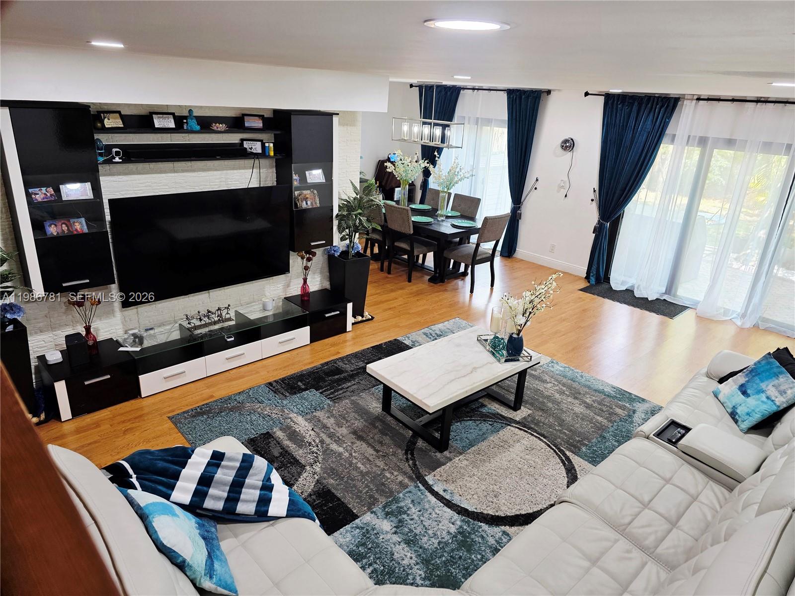 TRELLISES 2 CONDO - Residential