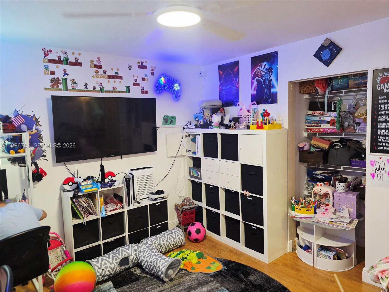 TRELLISES 2 CONDO - Residential