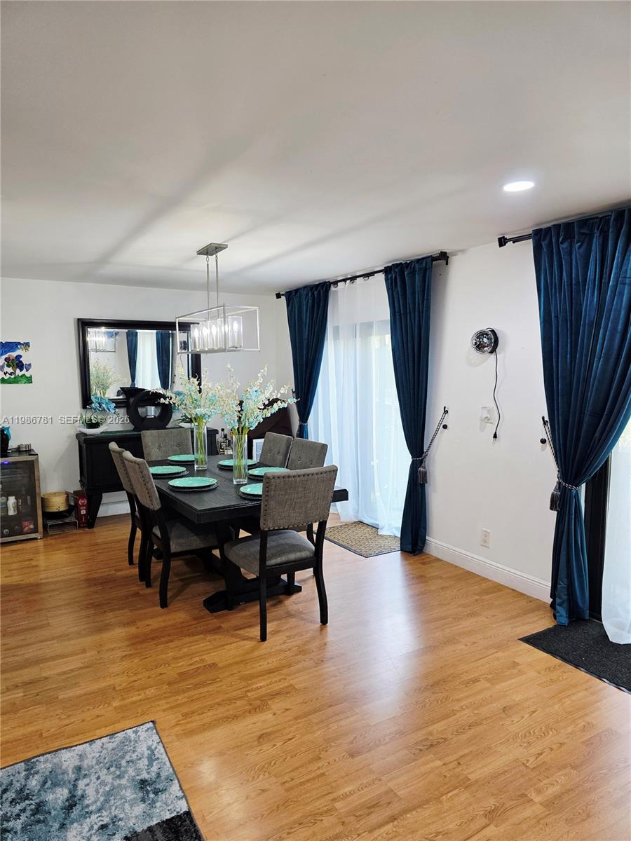 TRELLISES 2 CONDO - Residential