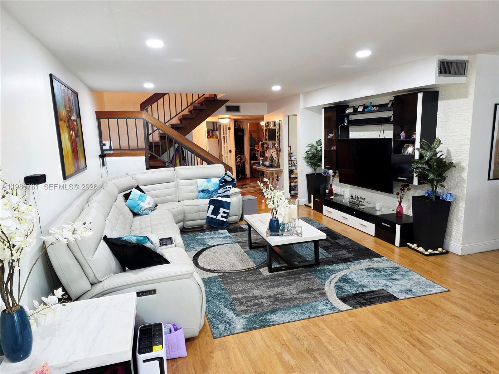 TRELLISES 2 CONDO - Residential