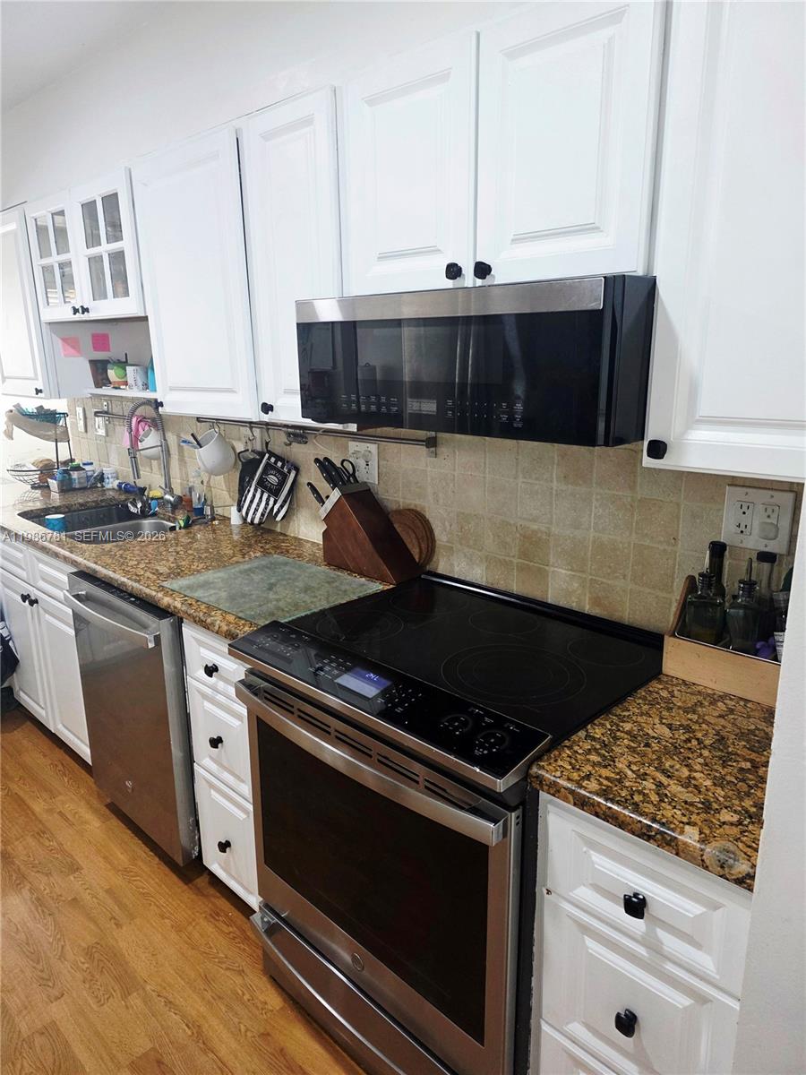 TRELLISES 2 CONDO - Residential