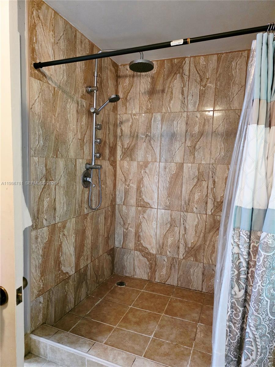 TRELLISES 2 CONDO - Residential