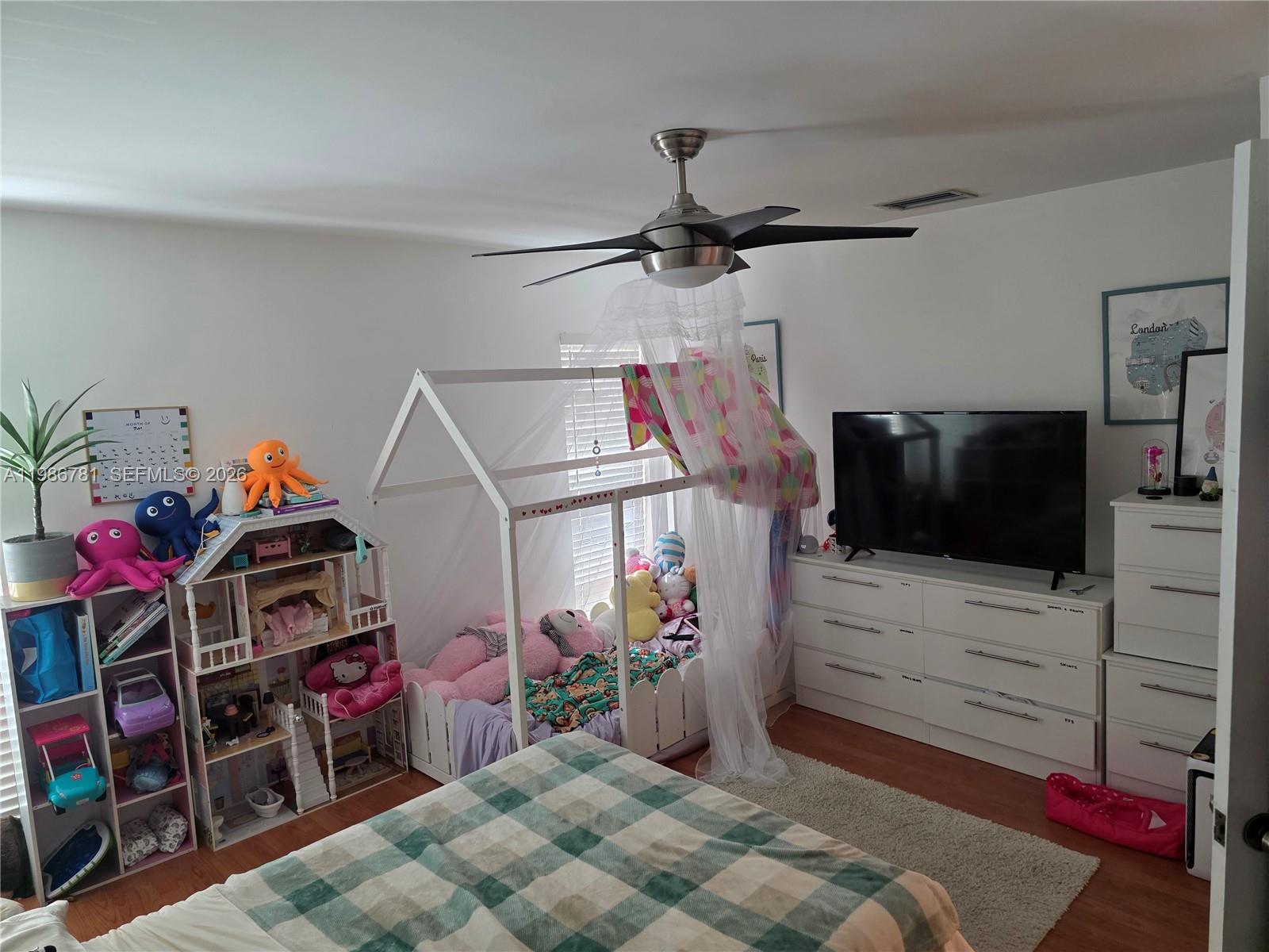 TRELLISES 2 CONDO - Residential