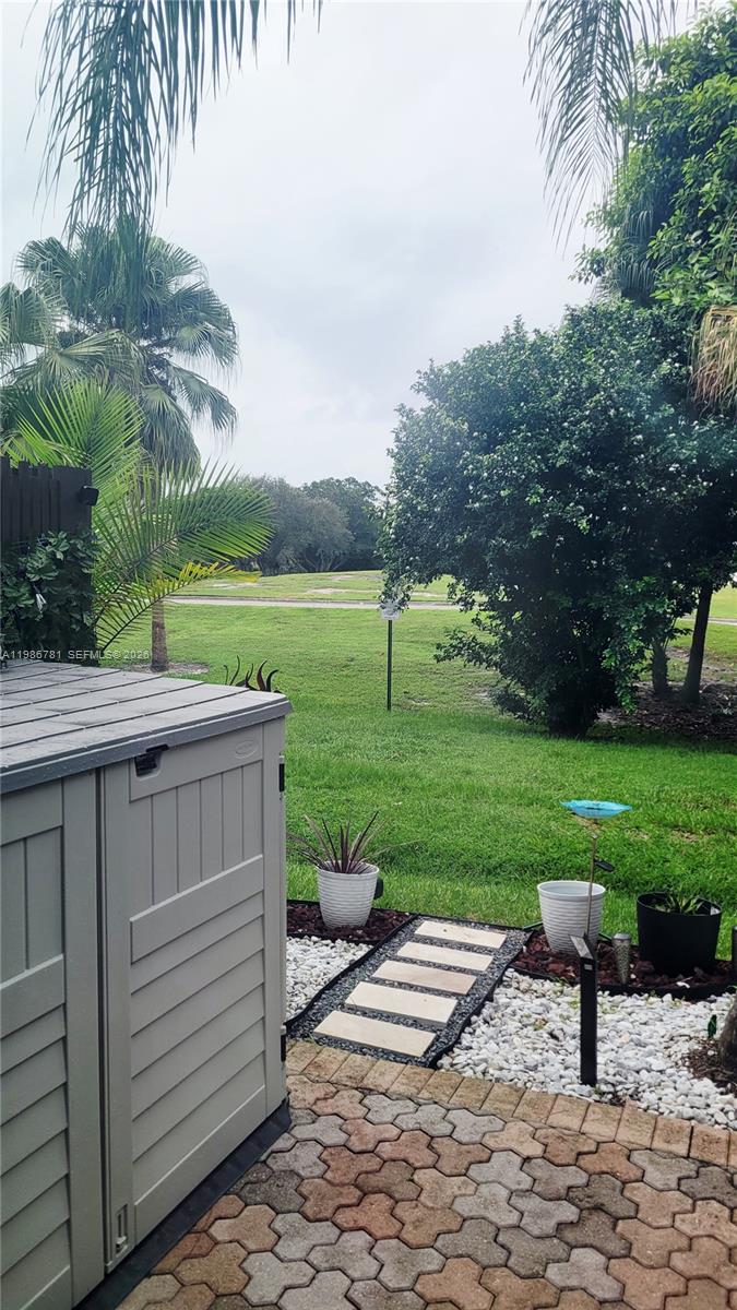 TRELLISES 2 CONDO - Residential