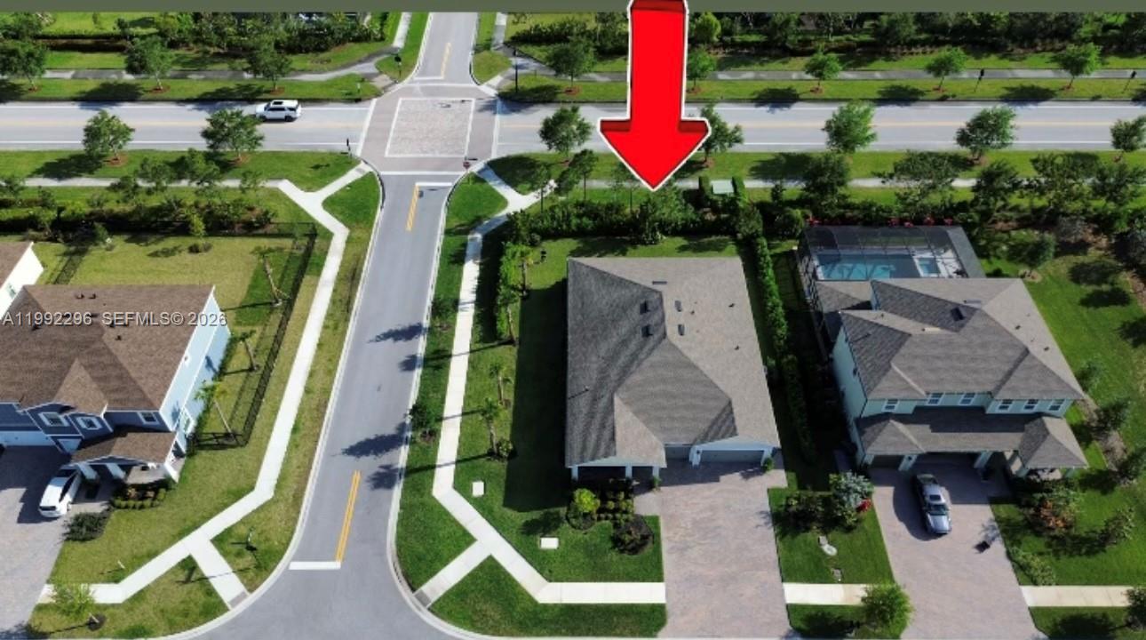 19148 N Broad Shore Walk