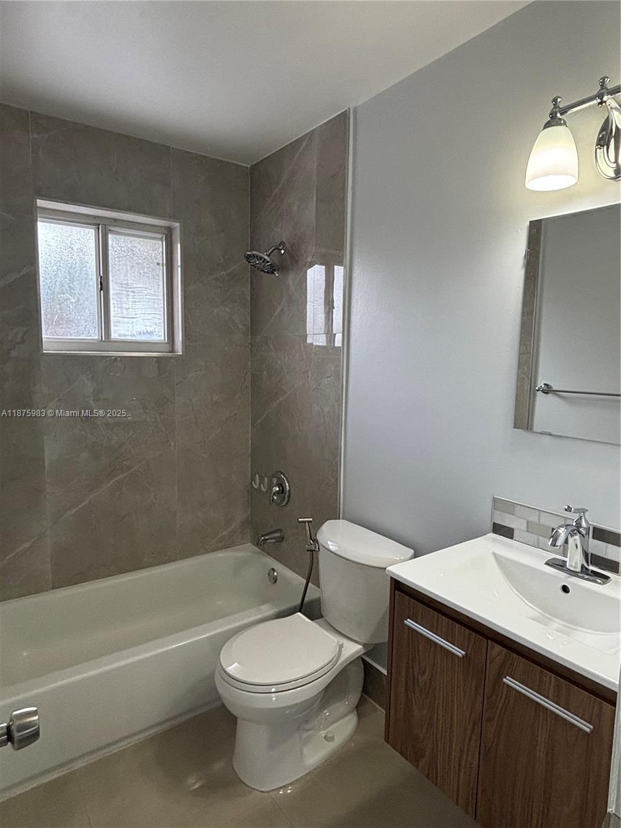 ALCAZAR VILLAS CONDO - Residential Lease
