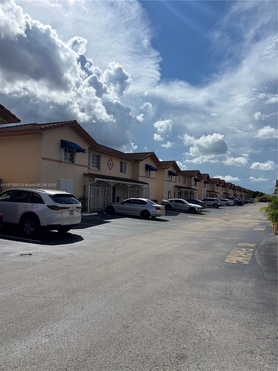 ALCAZAR VILLAS CONDO - Residential Lease