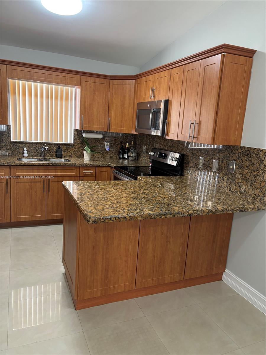 ALCAZAR VILLAS CONDO - Residential Lease