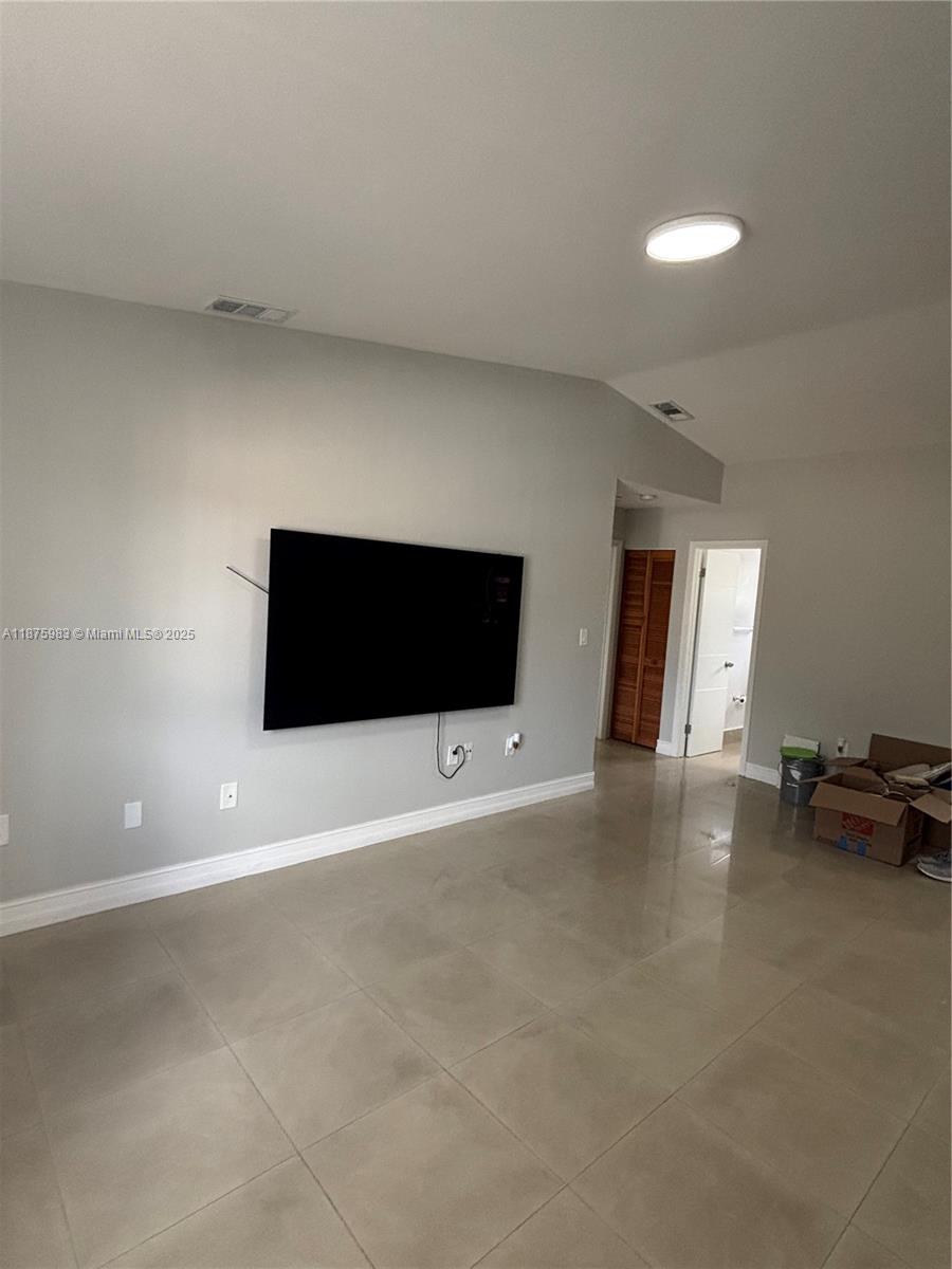 ALCAZAR VILLAS CONDO - Residential Lease