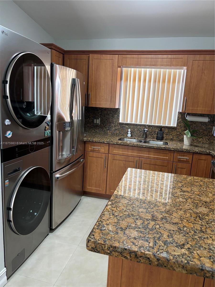 ALCAZAR VILLAS CONDO - Residential Lease