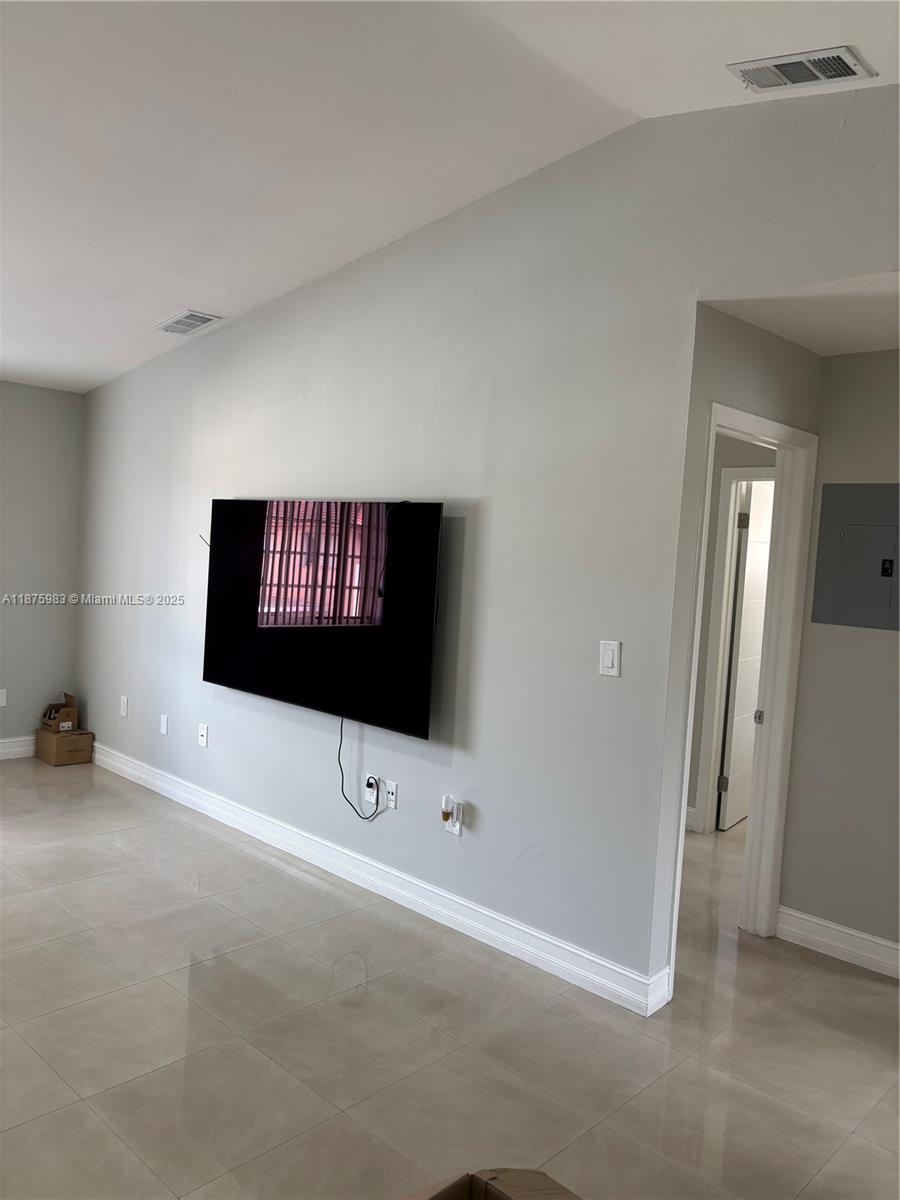 ALCAZAR VILLAS CONDO - Residential Lease