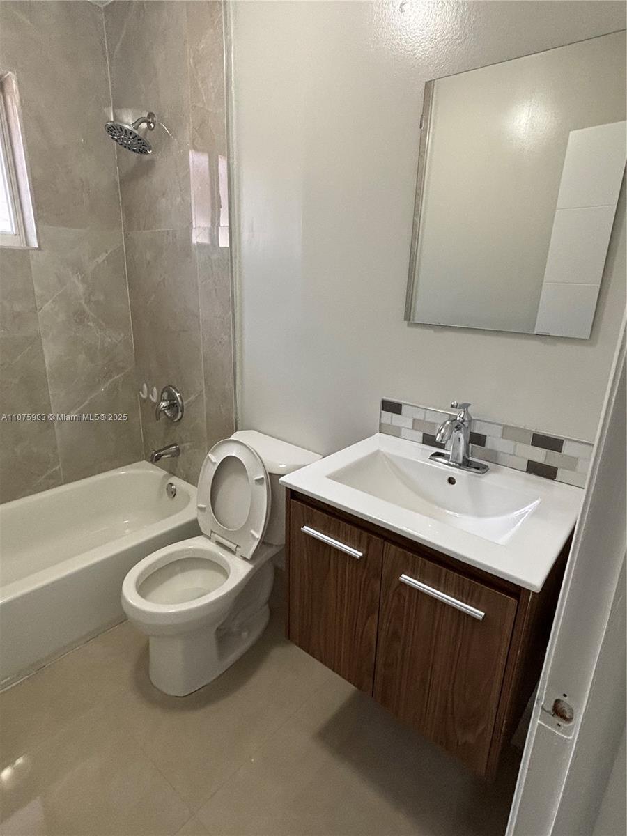 ALCAZAR VILLAS CONDO - Residential Lease