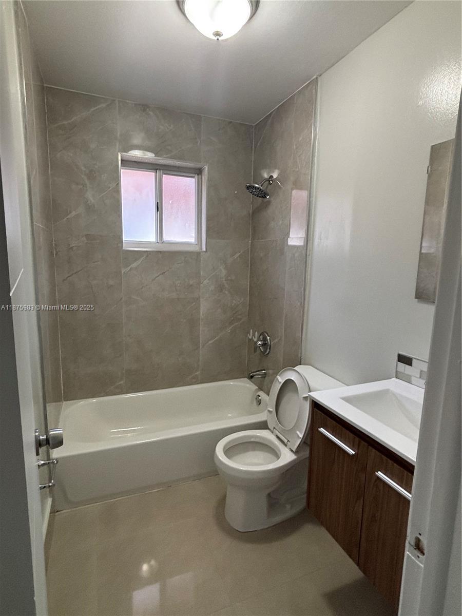 ALCAZAR VILLAS CONDO - Residential Lease