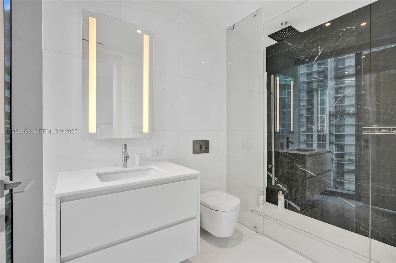 ASTON MARTIN RESIDENCES - Residential