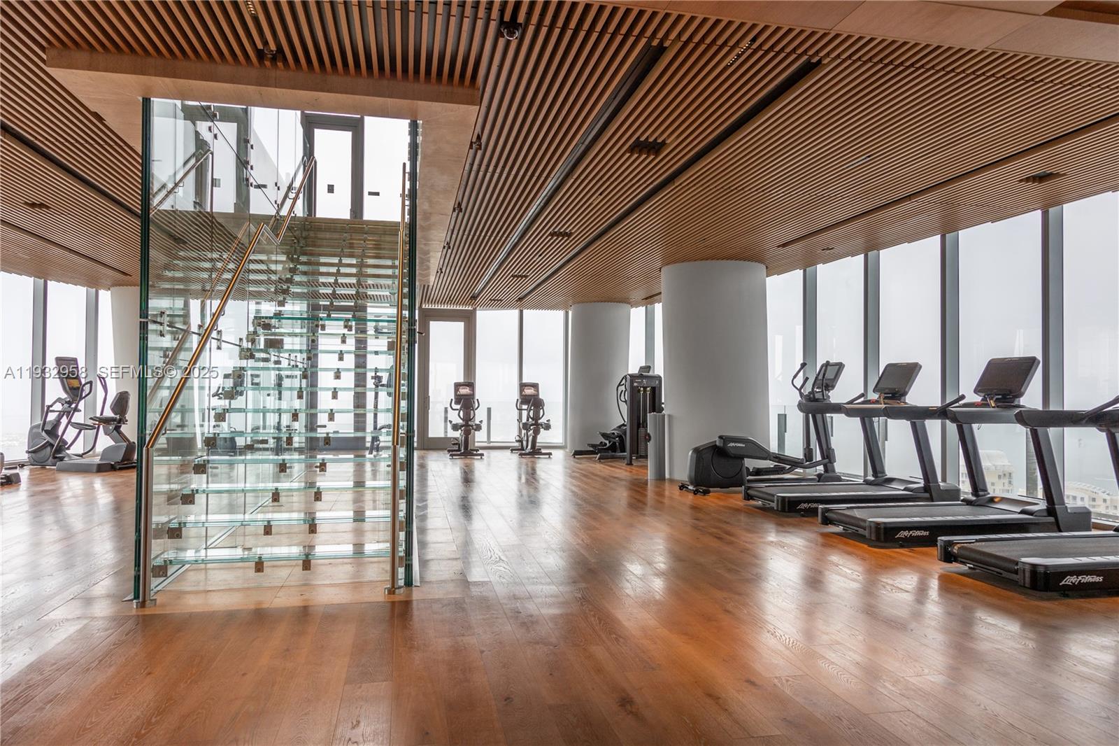 ASTON MARTIN RESIDENCES - Residential