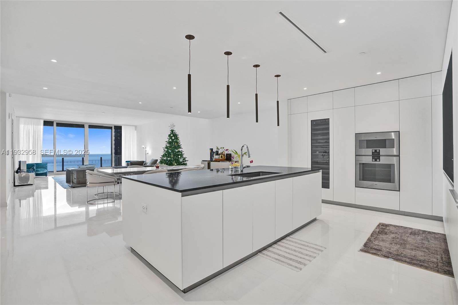 ASTON MARTIN RESIDENCES - Residential