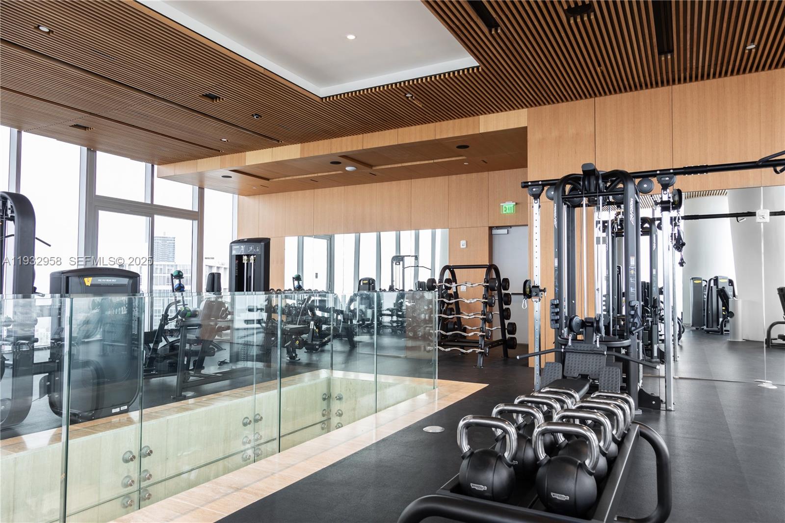 ASTON MARTIN RESIDENCES - Residential