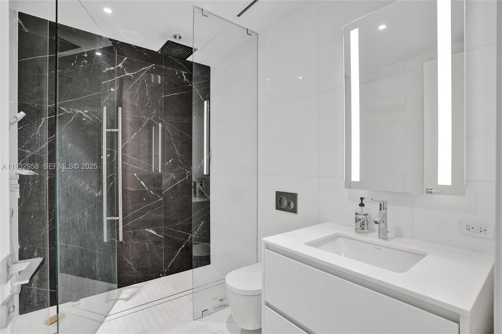 ASTON MARTIN RESIDENCES - Residential